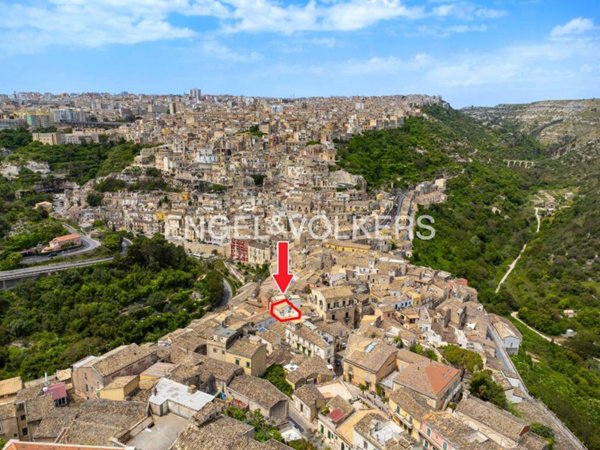 casa indipendente in vendita a Ragusa in zona Ibla