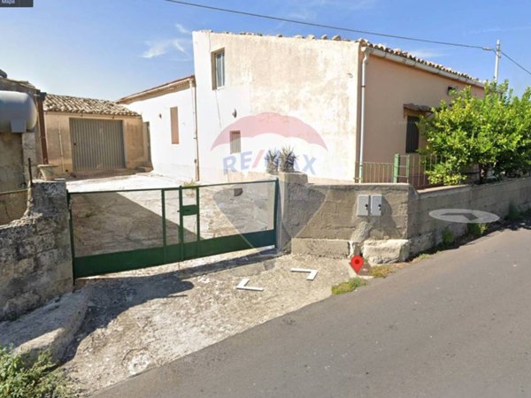 casa indipendente in vendita a Ragusa in zona San Giacomo / Bellocozzo