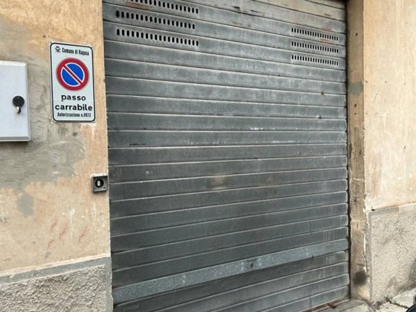 locale di sgombero in vendita a Ragusa in zona Ibla