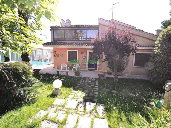 casa indipendente in vendita a Ragusa