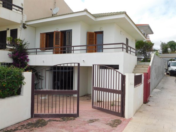 casa indipendente in vendita a Ragusa in zona Marina