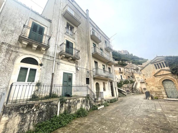 casa indipendente in vendita a Ragusa in zona Ibla
