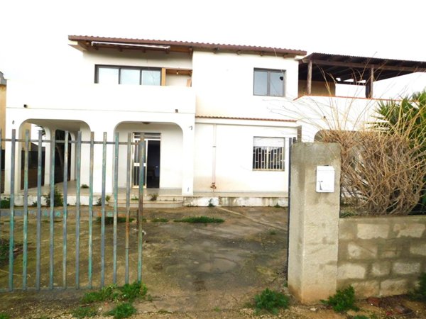 casa indipendente in vendita a Ragusa in zona Marina