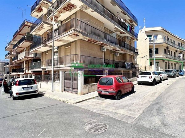 appartamento in vendita a Ragusa in zona Marina