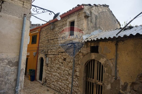 casa indipendente in vendita a Ragusa in zona Ibla