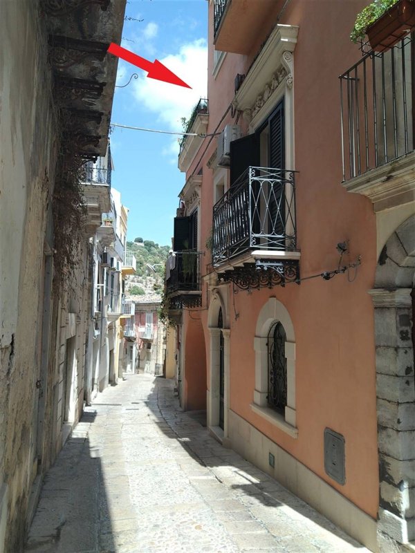casa indipendente in vendita a Ragusa in zona Ibla