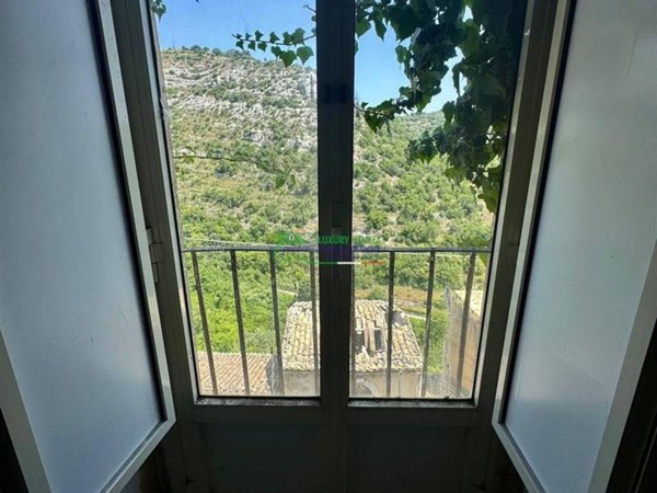 casa indipendente in vendita a Ragusa in zona Ibla