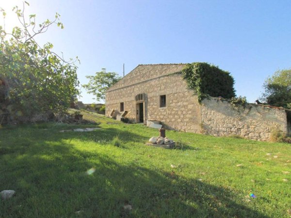 casa indipendente in vendita a Ragusa in zona San Giacomo / Bellocozzo