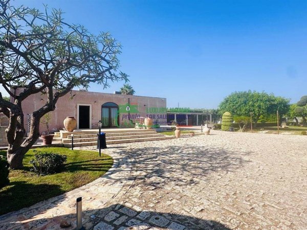 casa indipendente in vendita a Ragusa in zona Marina