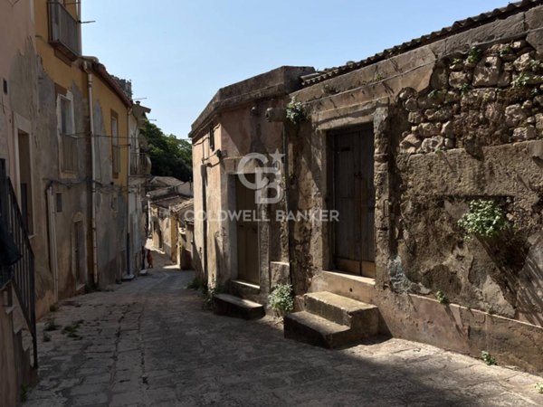 casa indipendente in vendita a Ragusa in zona Ibla