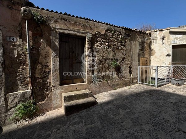 casa indipendente in vendita a Ragusa in zona Ibla