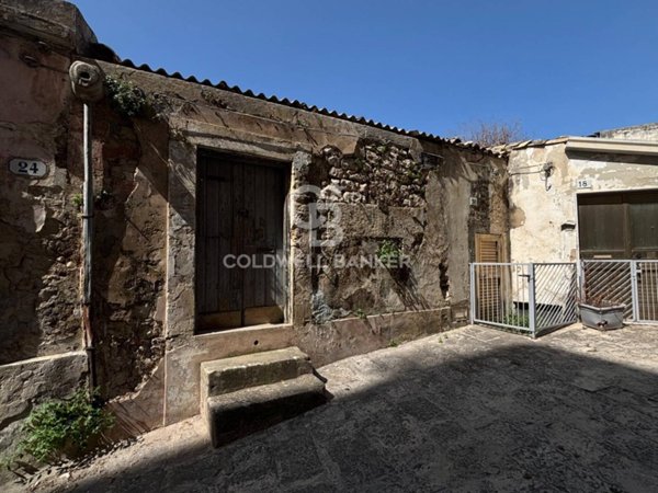 casa indipendente in vendita a Ragusa in zona Ibla