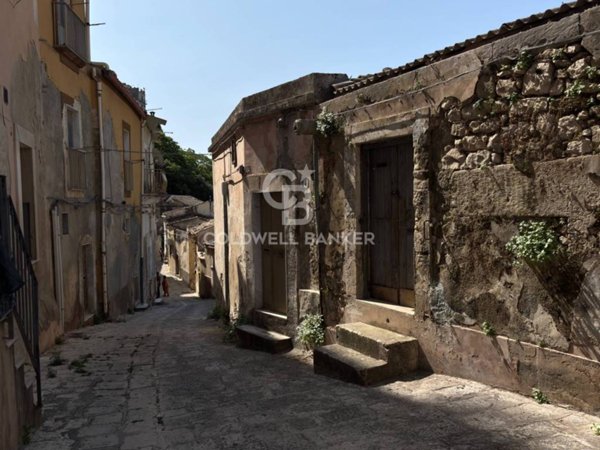 casa indipendente in vendita a Ragusa in zona Ibla