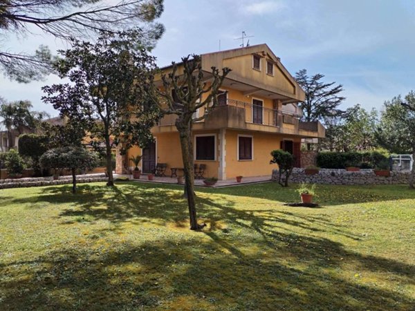 casa indipendente in vendita a Ragusa