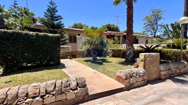 casa indipendente in vendita a Ragusa in zona Donnafugata