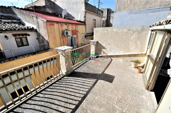 casa semindipendente in vendita a Ragusa