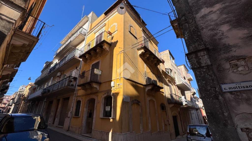 casa indipendente in vendita a Ragusa in zona Ragusa Centro
