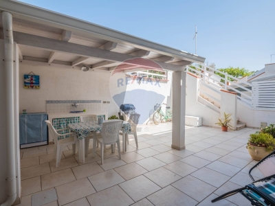 casa indipendente in vendita a Ragusa in zona Marina