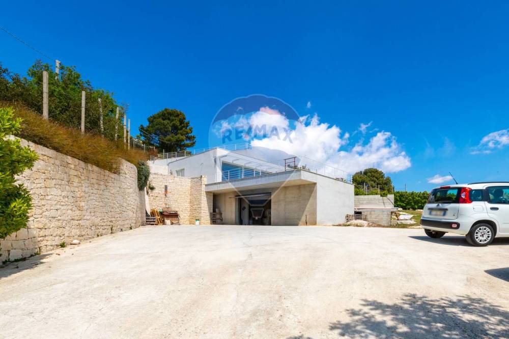 casa indipendente in vendita a Ragusa in zona Marina