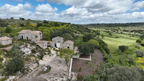 casa indipendente in vendita a Ragusa in zona Ibla