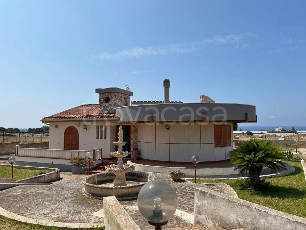 casa indipendente in vendita a Ragusa in zona Marina