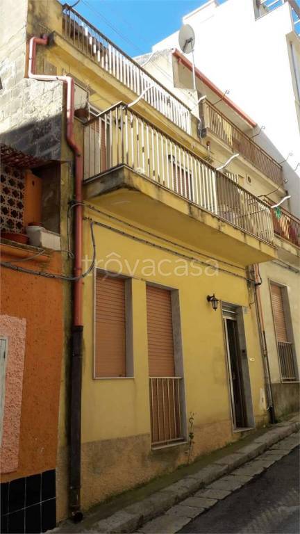 casa indipendente in vendita a Ragusa in zona Ragusa Centro
