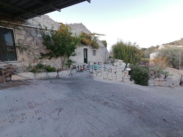 casa indipendente in vendita a Ragusa in zona San Giacomo / Bellocozzo