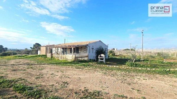 casa indipendente in vendita a Ragusa