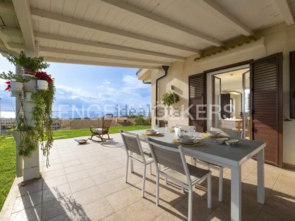 casa indipendente in vendita a Ragusa in zona Marina