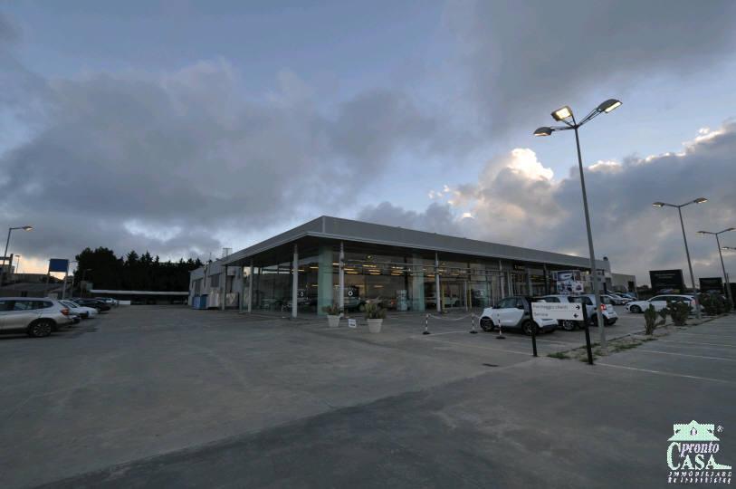 locale commerciale in vendita a Ragusa