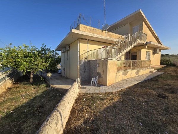 casa indipendente in vendita a Ragusa in zona Marina