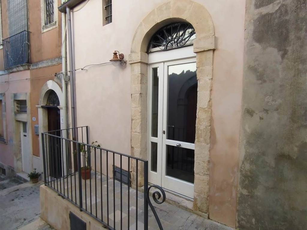 casa indipendente in vendita a Ragusa in zona Ibla