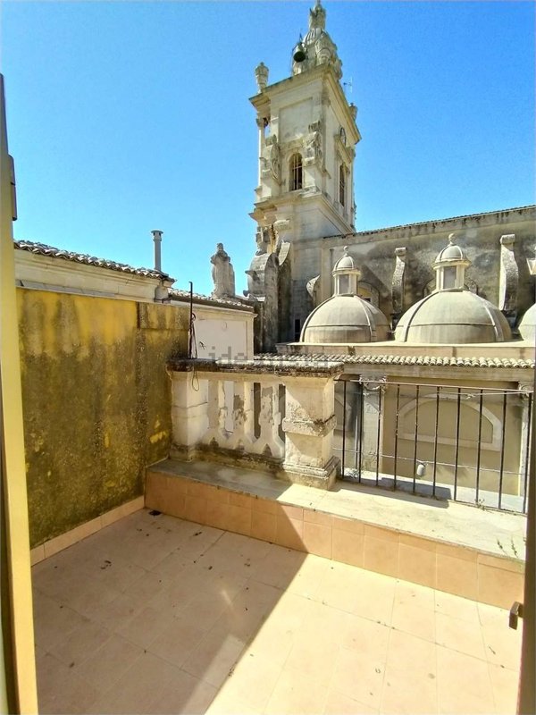 casa indipendente in vendita a Ragusa in zona Ragusa Centro