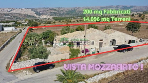 casa indipendente in vendita a Ragusa