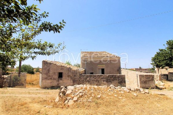 casa indipendente in vendita a Ragusa