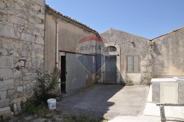casa indipendente in vendita a Ragusa in zona San Giacomo / Bellocozzo