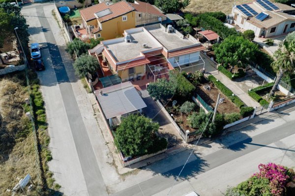 casa indipendente in vendita a Ragusa in zona Marina