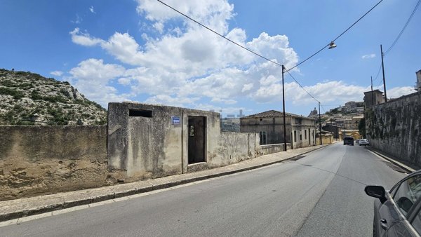casa semindipendente in vendita a Ragusa in zona Ibla
