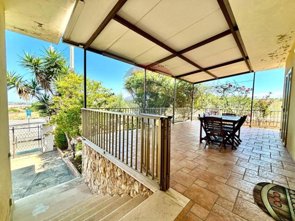 casa indipendente in vendita a Ragusa in zona Marina