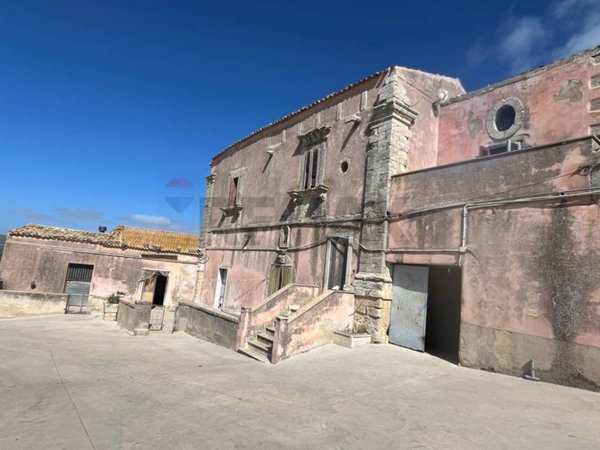 casa indipendente in vendita a Ragusa in zona San Giacomo / Bellocozzo