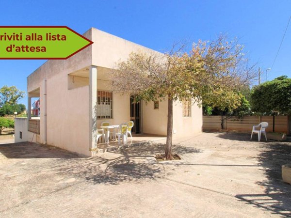 casa indipendente in vendita a Ragusa in zona Marina