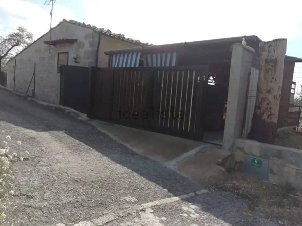 casa indipendente in vendita a Ragusa