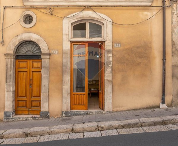 casa indipendente in vendita a Ragusa in zona Ibla