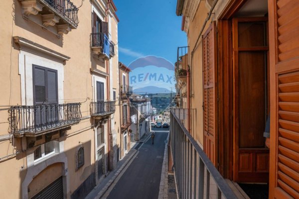 appartamento in vendita a Ragusa in zona Ibla