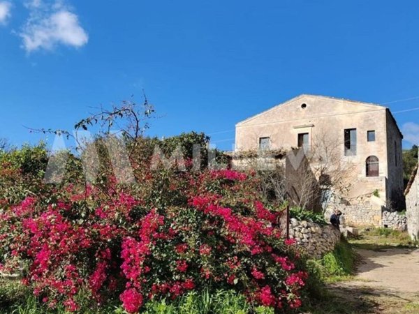 casa indipendente in vendita a Ragusa
