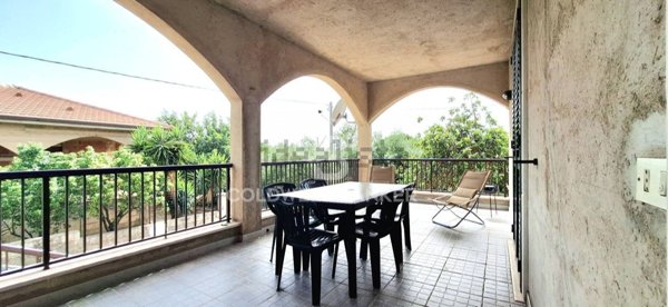 casa indipendente in vendita a Ragusa
