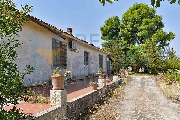 negozio in vendita a Ragusa in zona Donnafugata