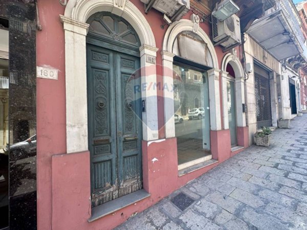locale commerciale in vendita a Ragusa in zona Ragusa Centro