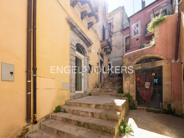 casa indipendente in vendita a Ragusa in zona Ibla
