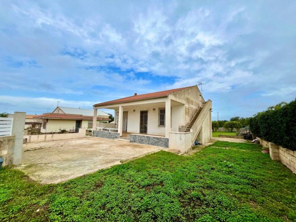 casa indipendente in vendita a Ragusa in zona Marina